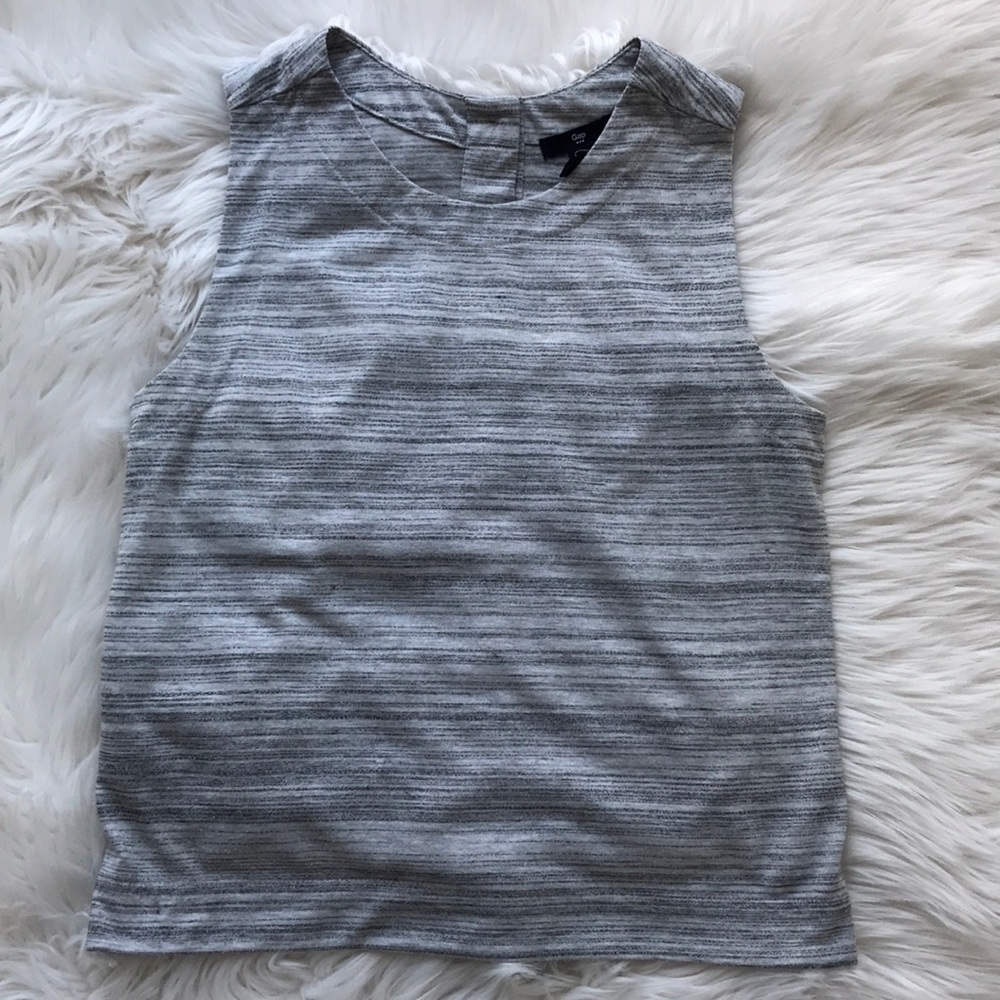 Gap gray Tank Top with back buttons
